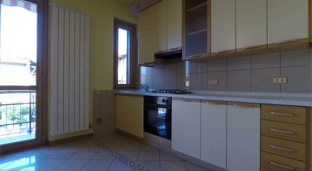 SOGGIORNO CON CUCINA A VISTA