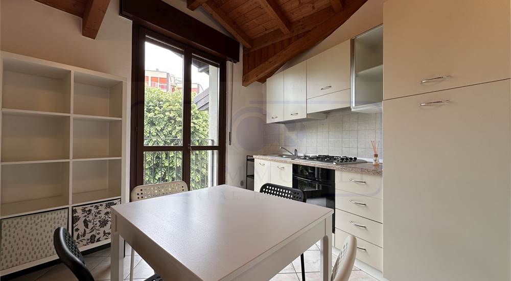 SOGGIORNO CON CUCINA A VISTA