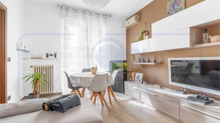 BILOCALE CON BALCONE RISTRUTTURATO