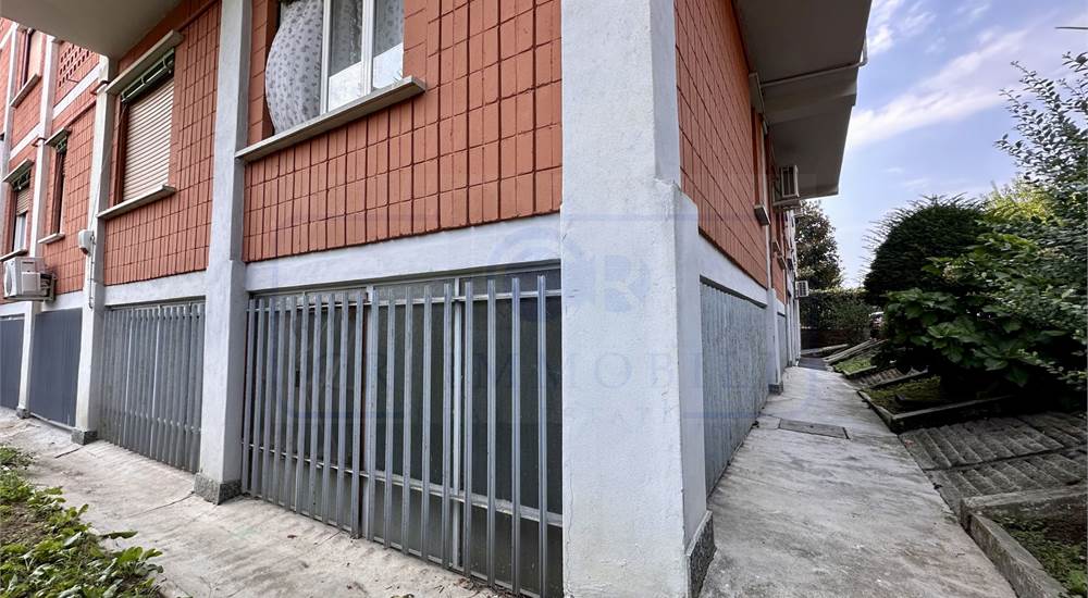 ESPOSIZIONE SU GIARDINO
