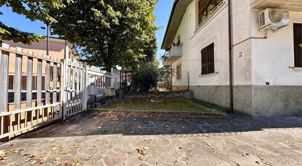 ESTERNO