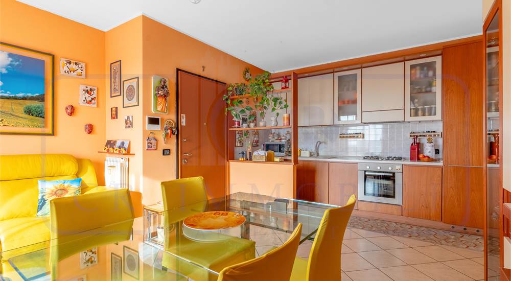 SOGGIORNO CON CUCINA A VISTA