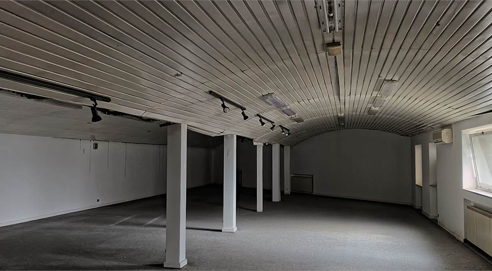 INTERO COMPLESSO SU TERRENO EDIFICABILE