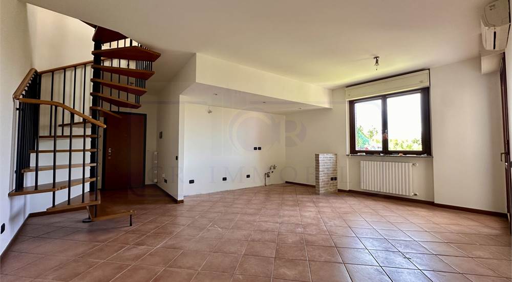 SOGGIORNO CON CUCINA A VISTA