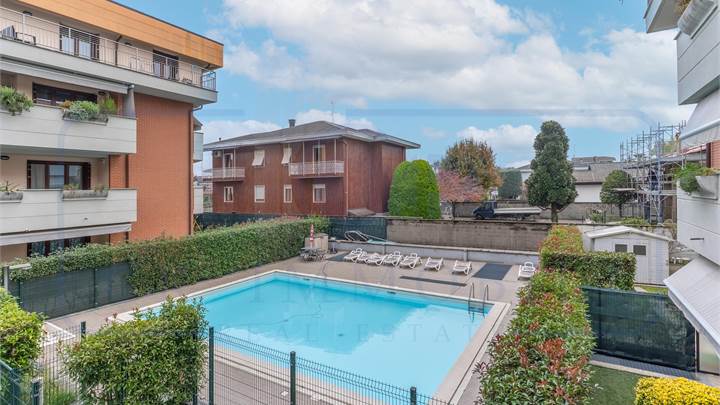 AMPIO E RECENTE BILOCALE CON CANTINA E BOX