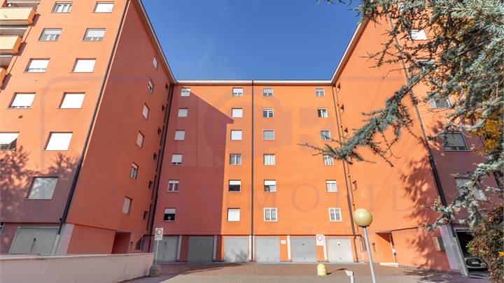 QUADRILOCALE CON CANTINA E BOX