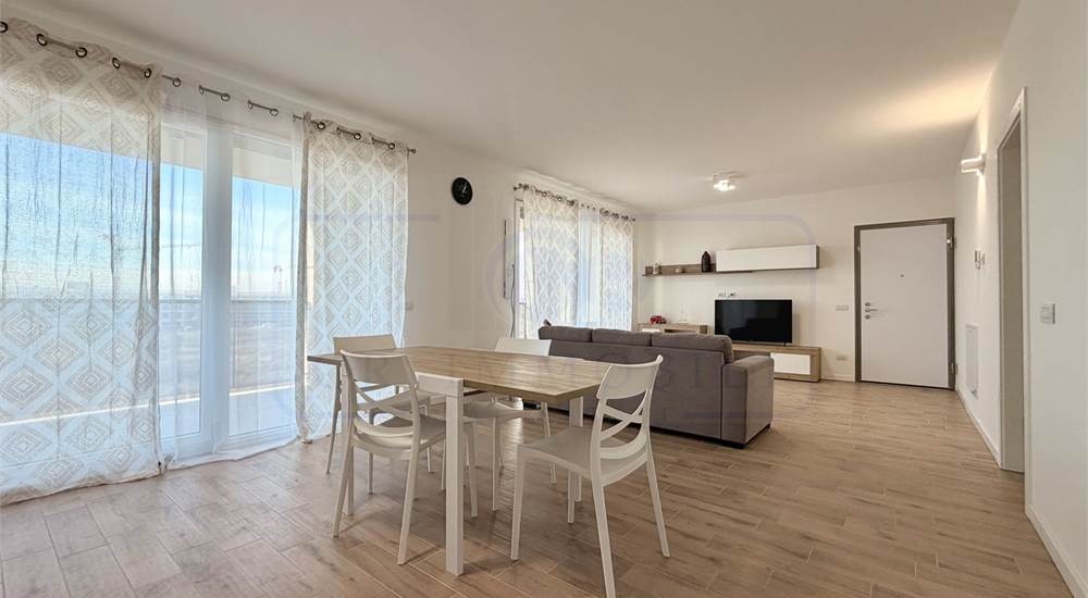 SOGGIORNO CON CUCINA A VISTA