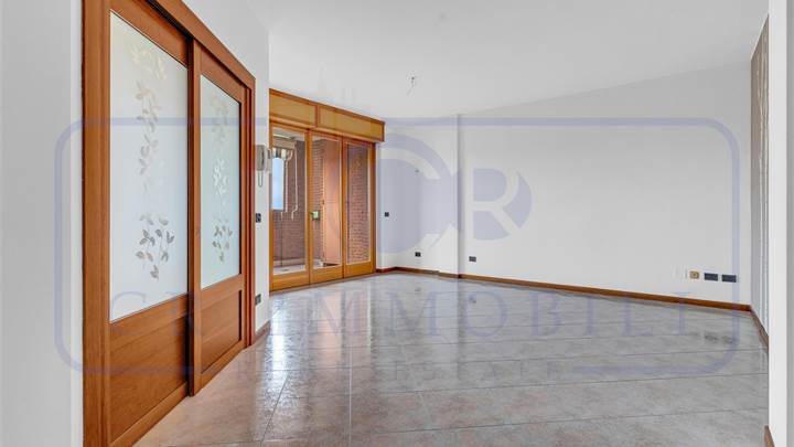 TRILOCALE CON TERRAZZINO BOX E POSTO AUTO