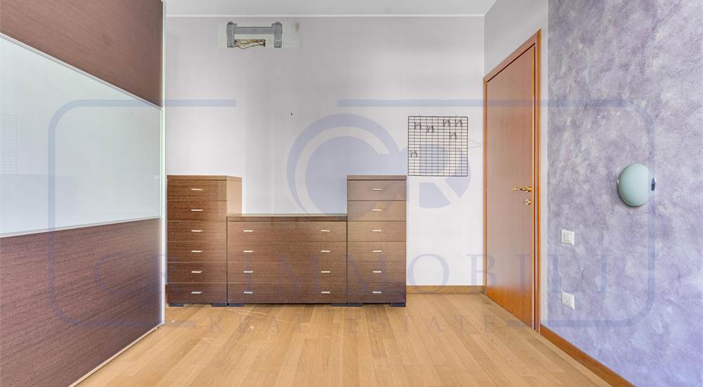 APPARTAMENTO IN VILLA BIFAMILIARE CON GIARDINO