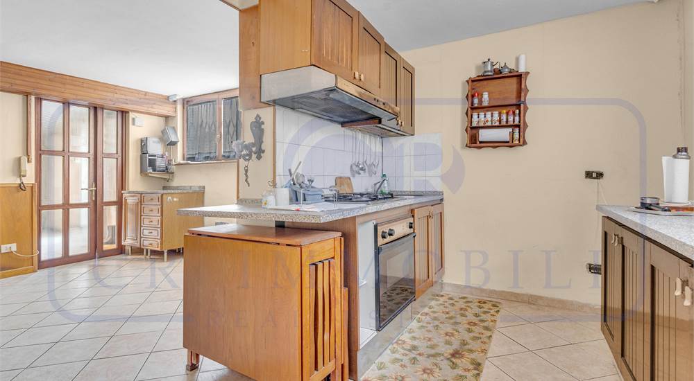 APPARTAMENTO IN VILLA BIFAMILIARE CON GIARDINO