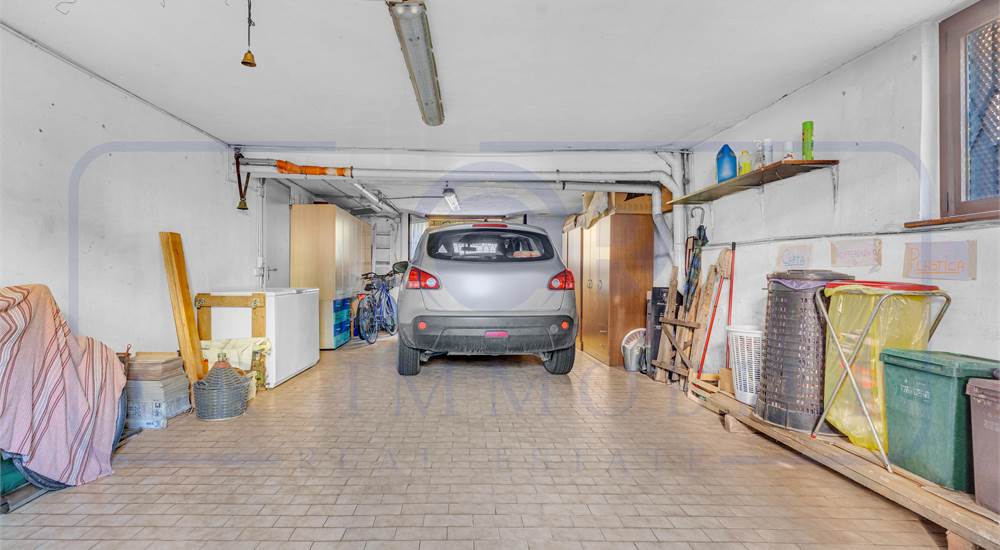 APPARTAMENTO IN VILLA BIFAMILIARE CON GIARDINO