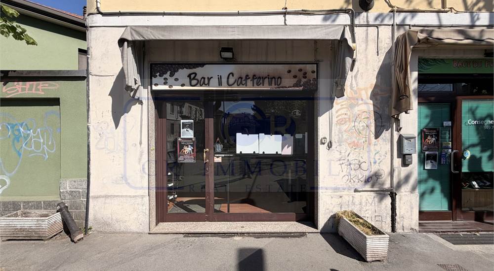 NEGOZIO CON BAR TAVOLA FREDDA