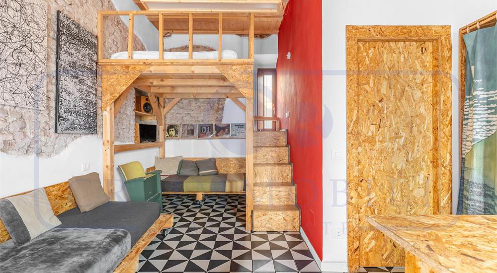MONOLOCALE OPEN-SPACE